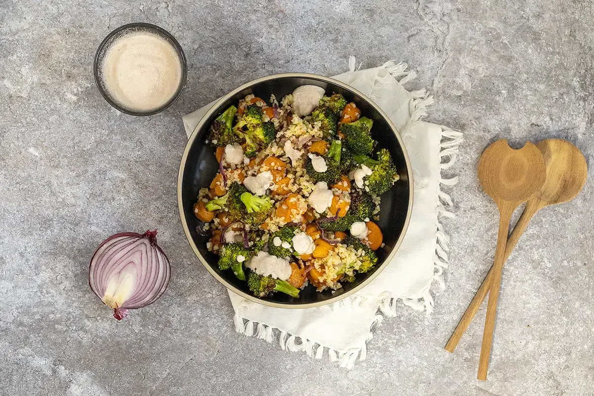 Bulgur and broccoli salad with spicy yoghurt