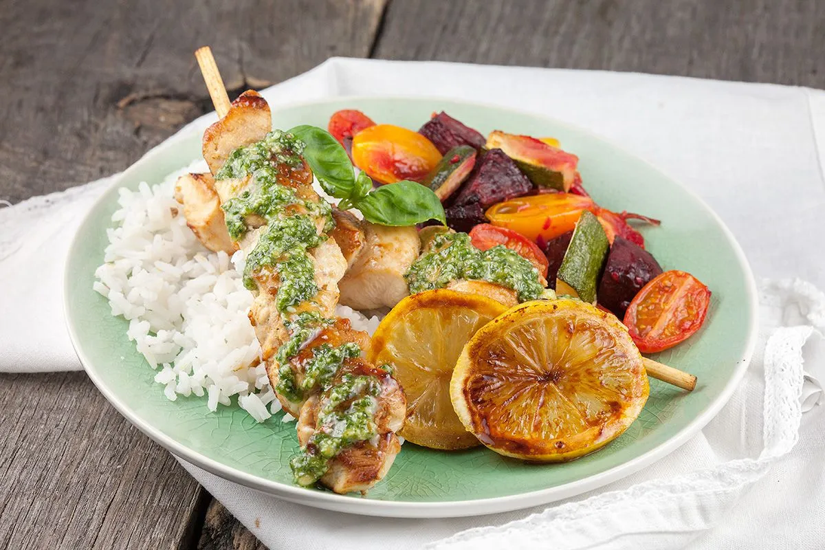 Lemon chicken with rice and pesto
