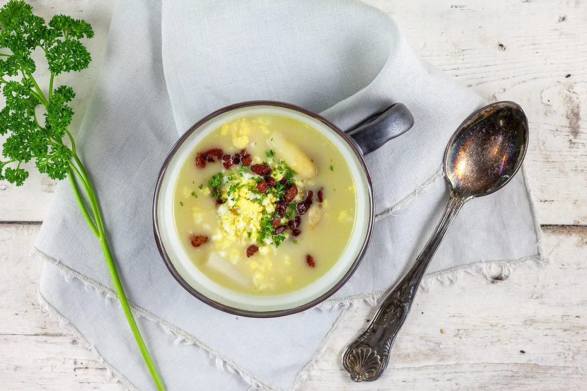 Asparagus soup with bacon