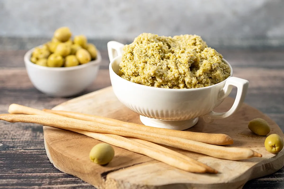 Olive tapenade with garlic and capers - delicious fresh tapenade