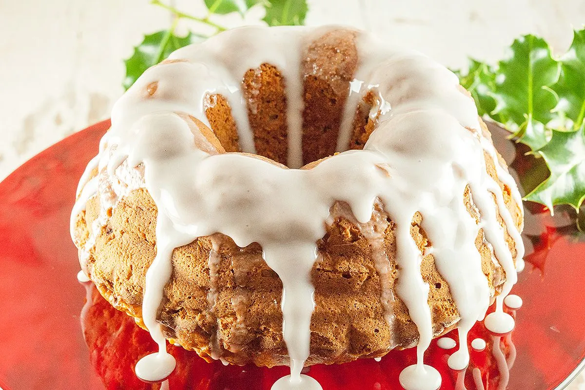 Apple cinnamon bundt cake