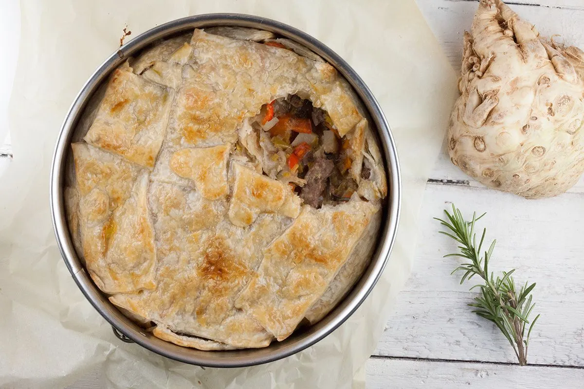 Beef stew with puff pastry