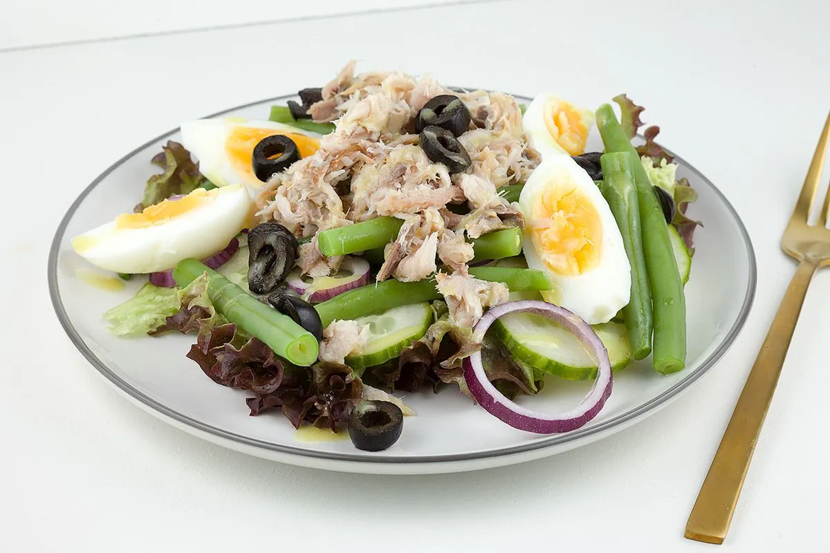 Smoked mackerel salad