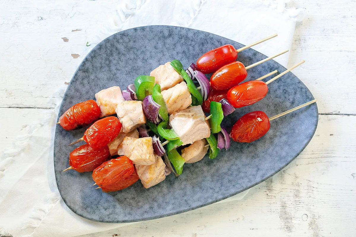 Barbecued salmon kebabs