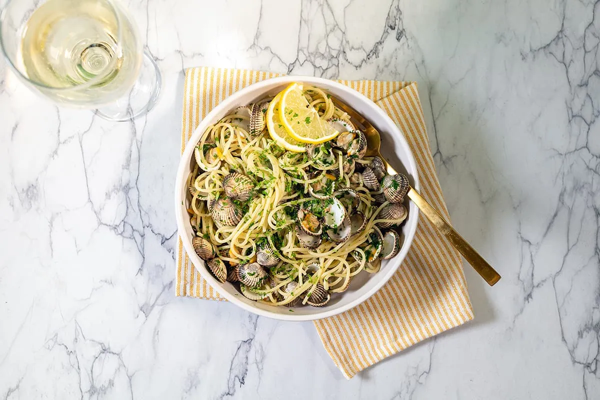 Spaghetti Vongole: Classic Pasta with Clams