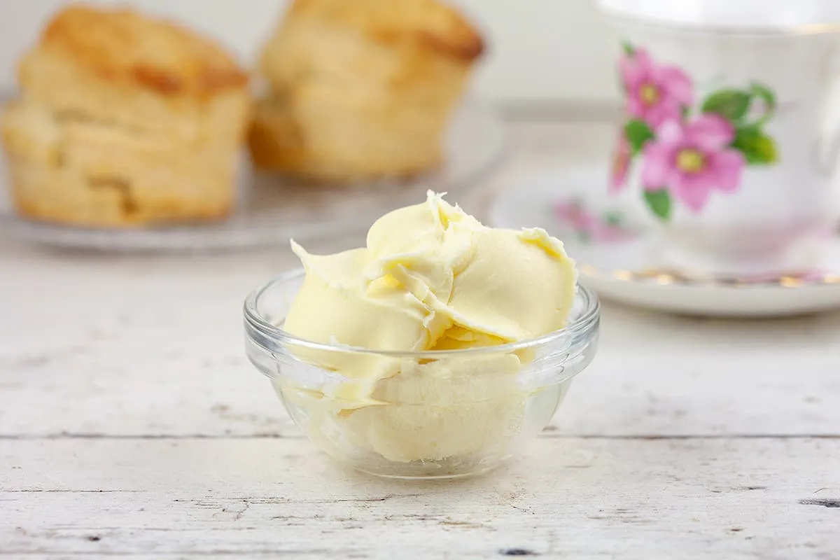 Homemade clotted cream