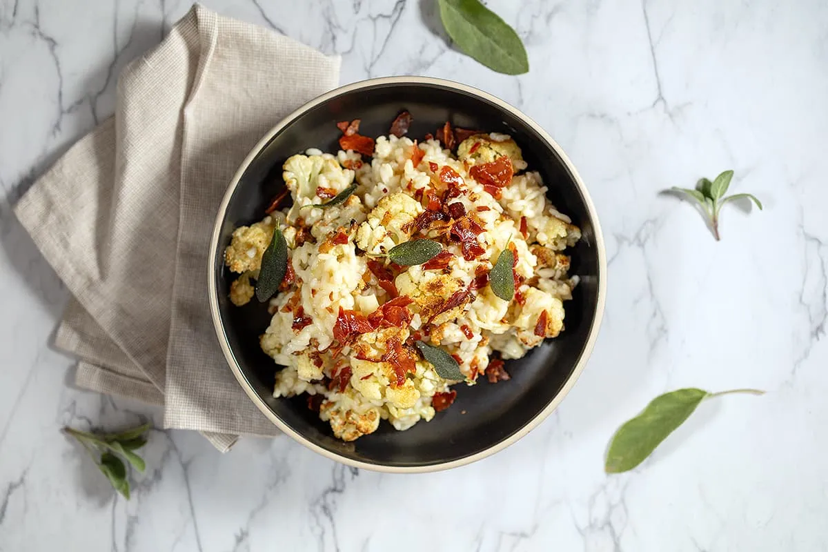 Cauliflower risotto with sage and ham - incredibly creamy and flavorful