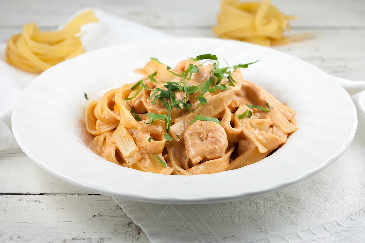 Creamy shrimp tagliatelle