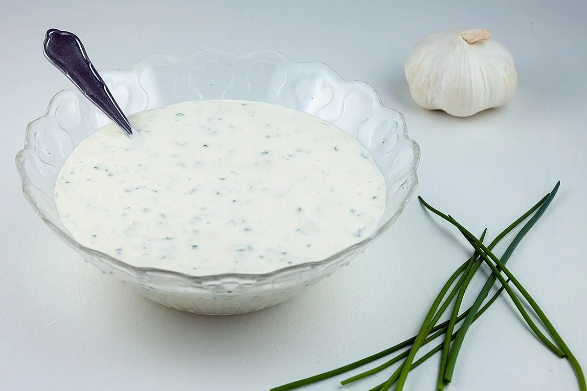 Homemade garlic sauce
