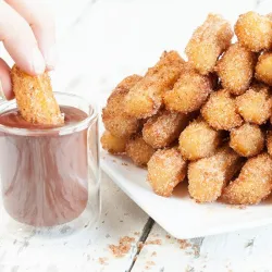 Recipe: Churros with raspberry chocolate sauce