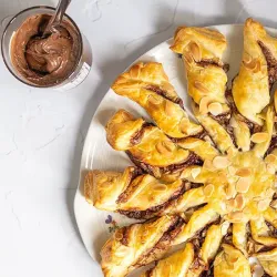 Recipe: Pear and Nutella tear-and-share pie
