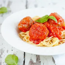 Recipe: Spaghetti with mozzarella-stuffed meatballs