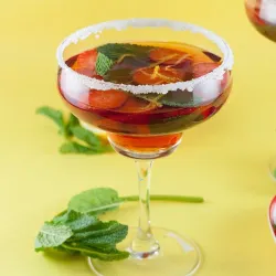 Recipe: Strawberry wine punch