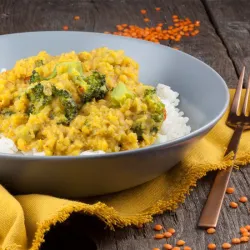 Recipe: Vegetarian red lentils and broccoli curry