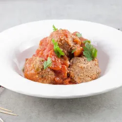 Recipe: Spanish meatballs in spicy tomato sauce
