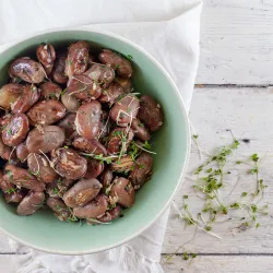 Recipe: Pan fried broad beans with garlic