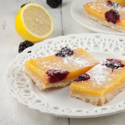 Recipe: Lemon bars with blackberries