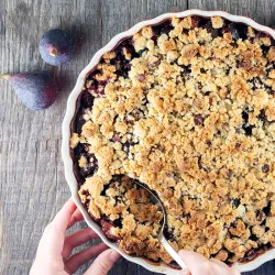 Recipe: Fig and apple crumble