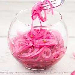 Recipe: Quick pickled red onions