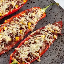 Recipe: Stuffed pointed peppers with red rice and bacon