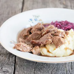 Recipe: Classic hachee - Dutch beef stew