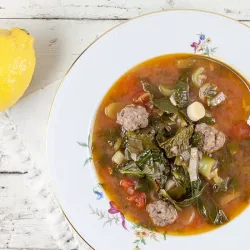Recipe: Savoy cabbage soup with meatballs