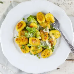 Recipe: Baked gnocchi with broccoli
