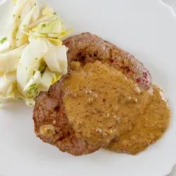 Recipe: Steak with pink peppercorn sauce