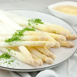 Recipe: White asparagus with cold French mousseline sauce
