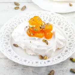 Recipe: Mini pavlova with kumquats