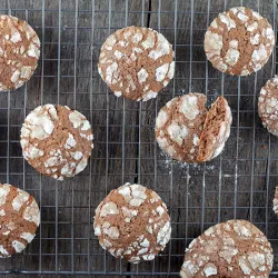 Recipe: Chocolate crinkle cookies