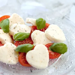 Recipe: Insalata caprese (Italian mozzarella, tomato and basil salad)