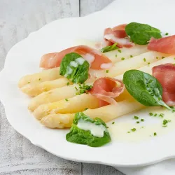 Recipe: White asparagus and Serrano ham
