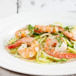 Recipe: Courgette spaghetti with shrimp and coconut