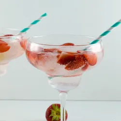 Recipe: Strawberry lime Gin and Tonic
