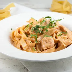 Recipe: Creamy shrimp tagliatelle