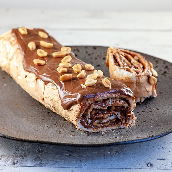 Recipe: Peanut and chocolate meringue roll