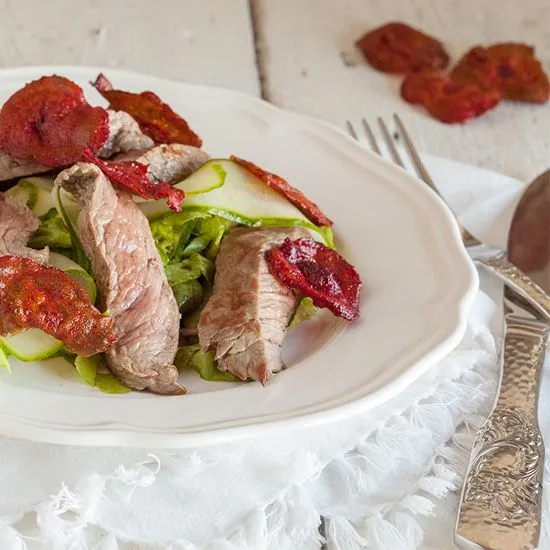 Recipe: Steak and red beet chips salad