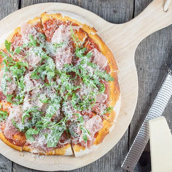 Recipe: Serrano ham and rocket pizza