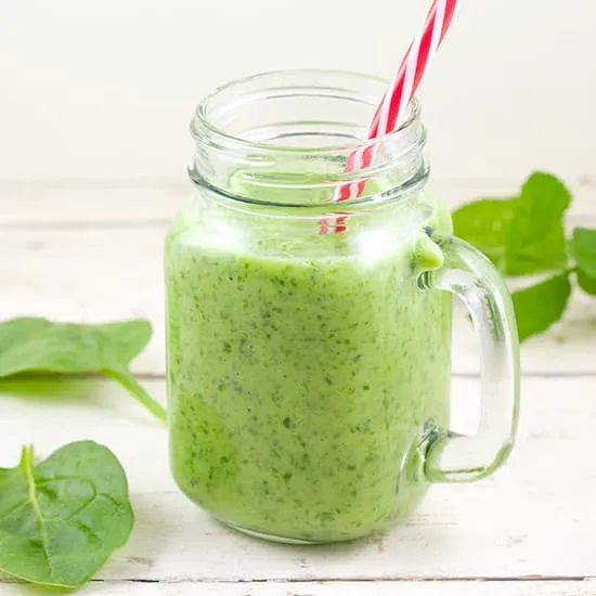 Recipe: Green smoothie with spinach and banana