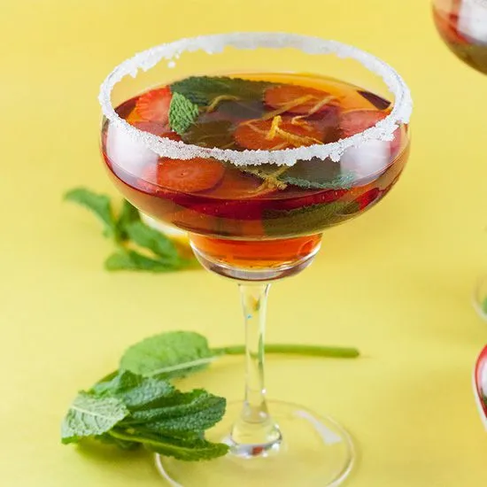 Recipe: Strawberry wine punch