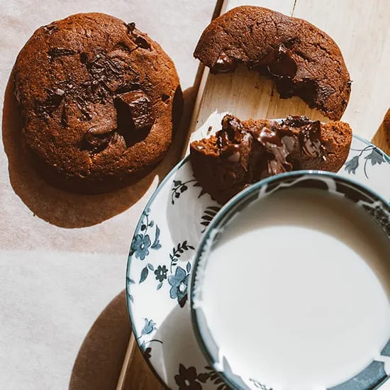 Recipe: A Guide to Creating the Perfect Chocolate Dessert Board for Entertaining