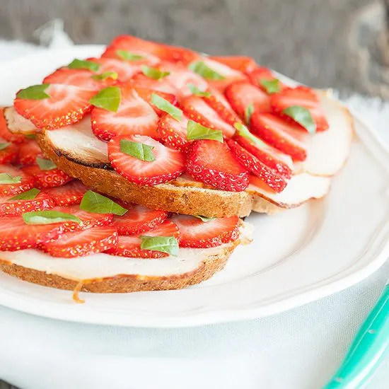 Recipe: Chicken strawberry sandwich