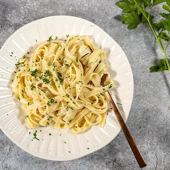Recipe: Creamy garlic pasta