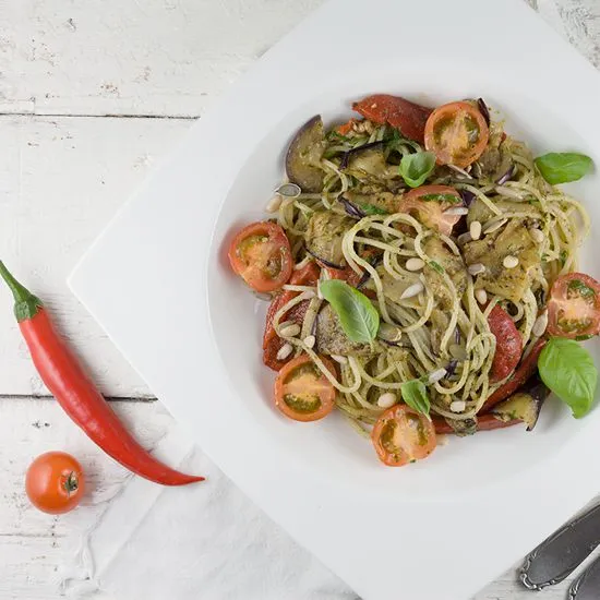 Recipe: Pesto pasta with roasted vegetables