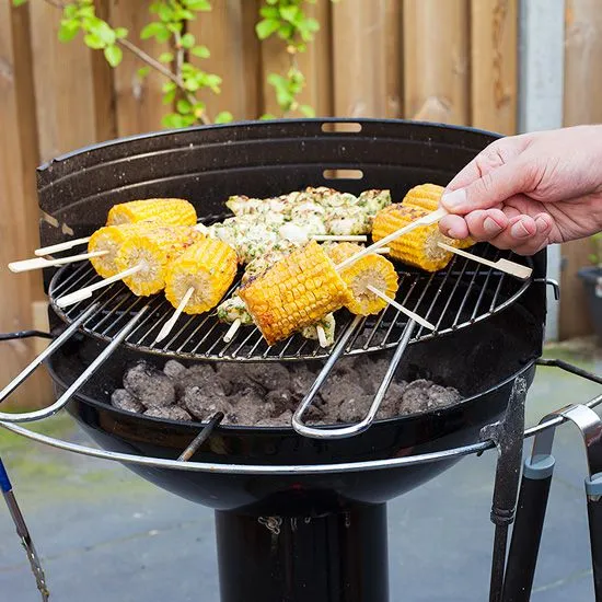 Recipe: Barbecued corn on the cob with garlic butter