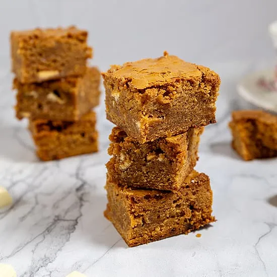 Recipe: Amaretto and white chocolate blondies