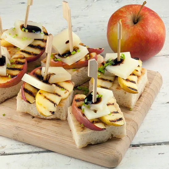 Recipe: Apple and manchego crostini