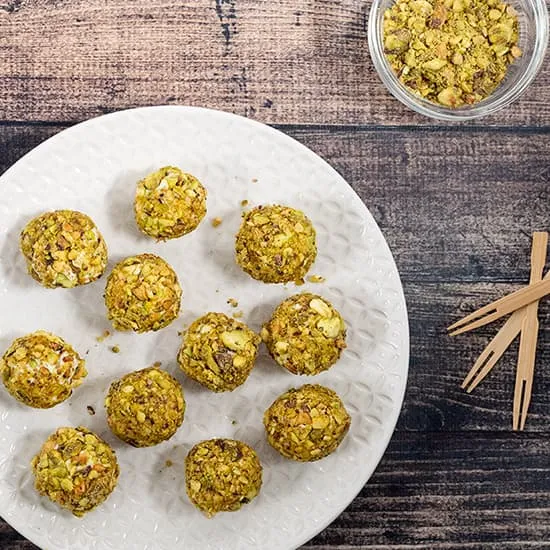 Recipe: Pistachio goat cheese balls