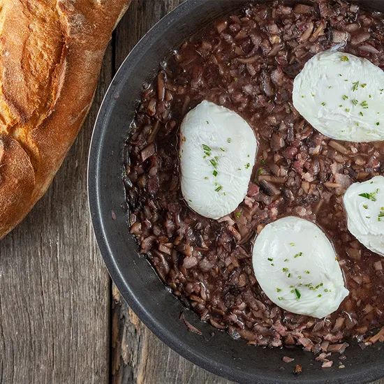 Recipe: Oeufs en meurette - poached eggs in red wine sauce